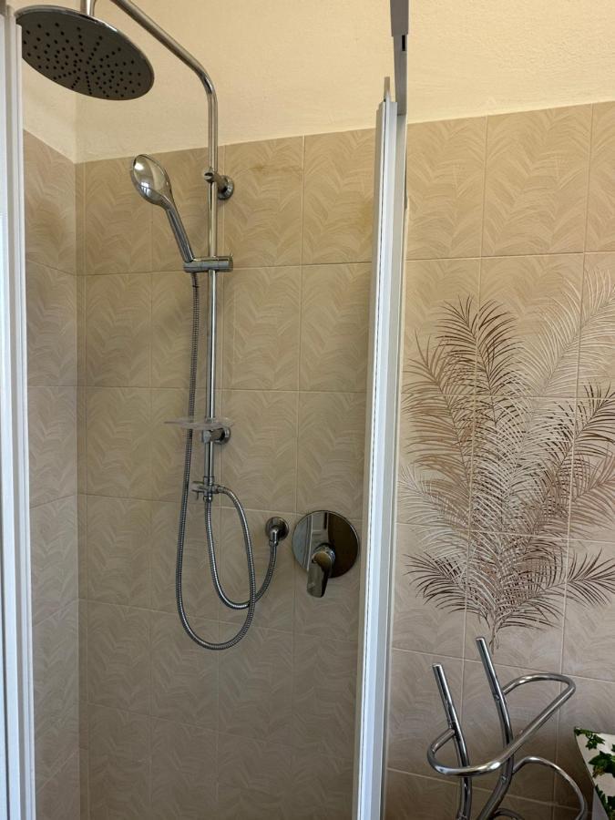 Appartamento Vicino Al Mare Con Parcheggio Riva Ligure Exterior foto